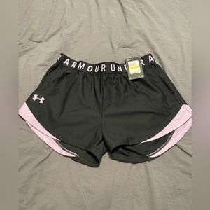 NWT Under Armour women’s size medium loose shorts